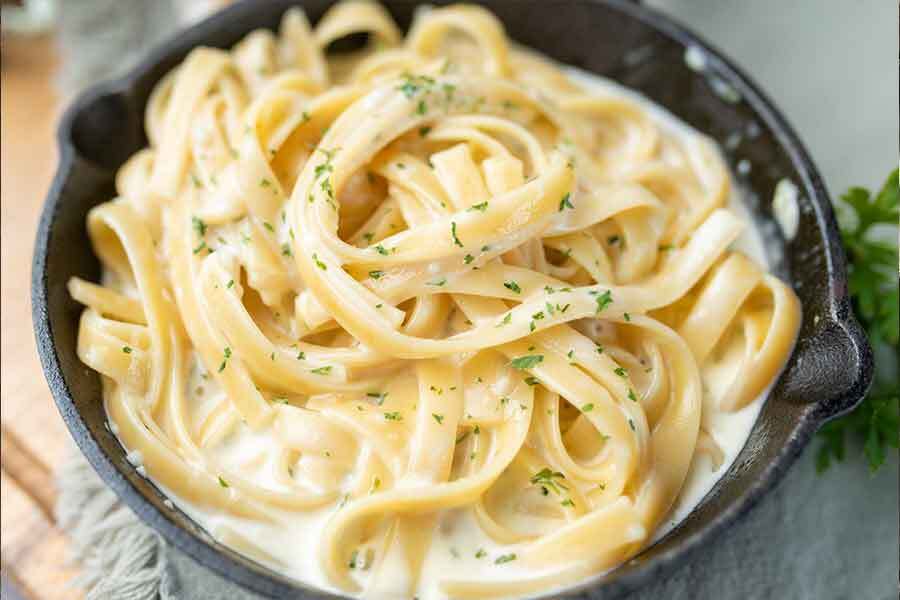 Fettuccine Alfredo